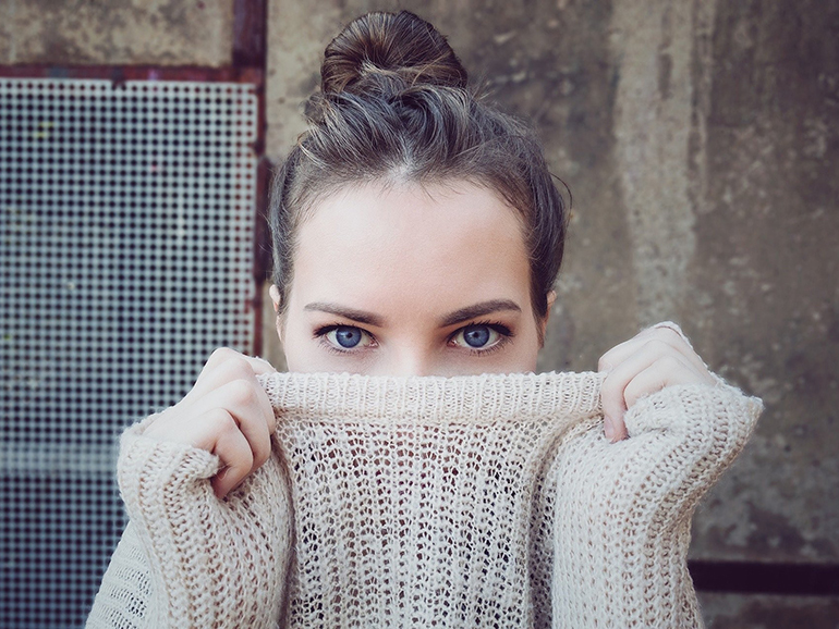 クリスマスに向け 顔映えパーソナルカラー別ニット