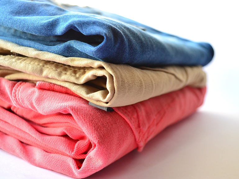 パンツから組み立てる パーソナルカラー別春夏コーディネート