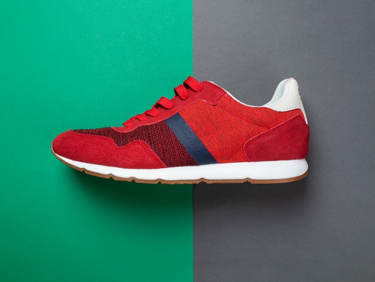 パーソナルカラー別スニーカーで決める！